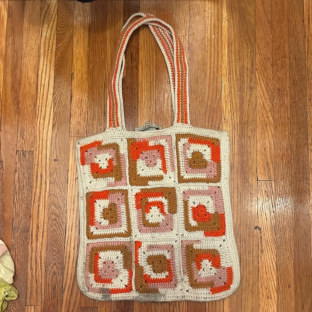 Sea Mew York crochet tote bag needs to be washed